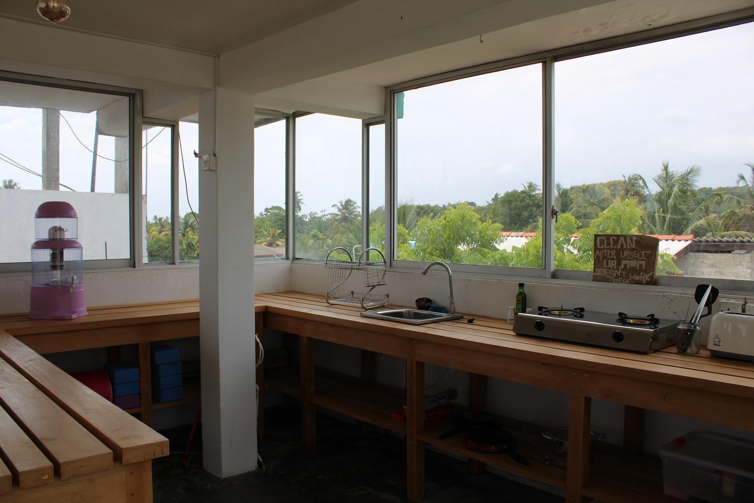 Sun & Moon Hostel Mirissa Exterior photo